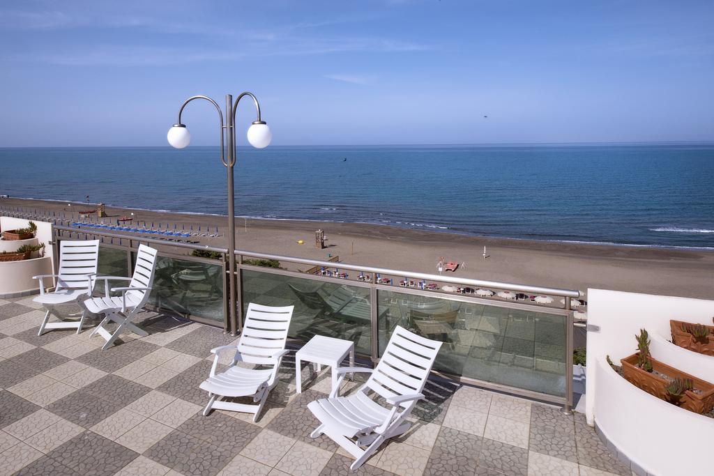 Hotel I Ginepri Marina di Castagneto Carducci Exterior photo