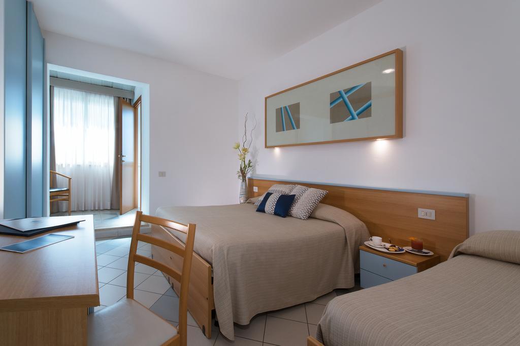 Hotel I Ginepri Marina di Castagneto Carducci Exterior photo